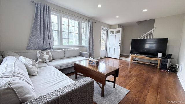 40 Greenvale Circle, White Plains, NY 10607