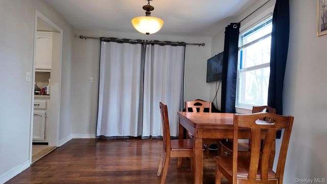 40 Greenvale Circle, White Plains, NY 10607