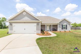 122 Milford Circle, Perry, GA 31069