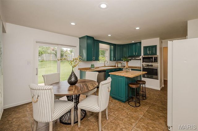 357 Cooperstown Drive, Chesterfield, MO 63017