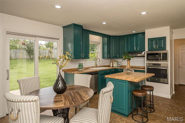 357 Cooperstown Drive, Chesterfield, MO 63017