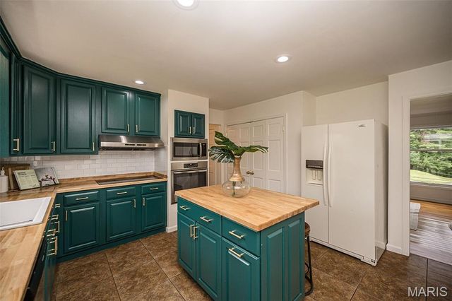 357 Cooperstown Drive, Chesterfield, MO 63017