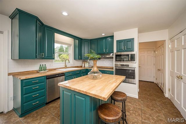 357 Cooperstown Drive, Chesterfield, MO 63017