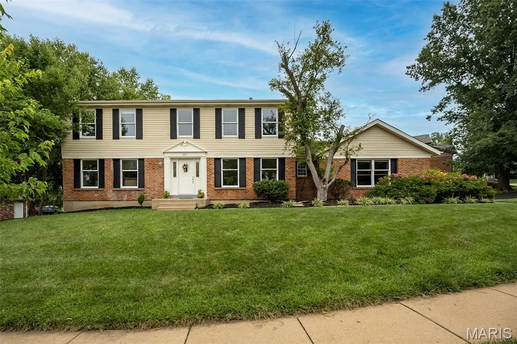 357 Cooperstown Drive, Chesterfield, MO 63017