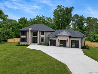 31130 Lahser, Beverly Hills, MI 48025
