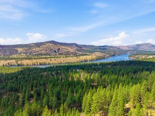 21517 W South Bank Rd, Nine Mile Falls, WA 99026