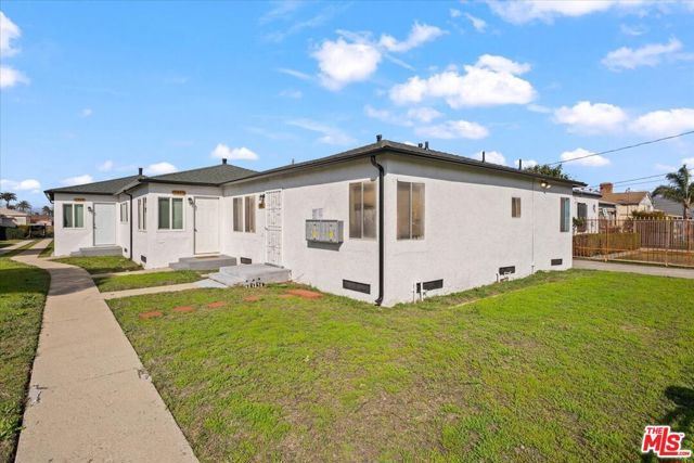 1525 W 105th Street, Los Angeles, CA 90047