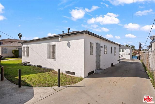 1525 W 105th Street, Los Angeles, CA 90047