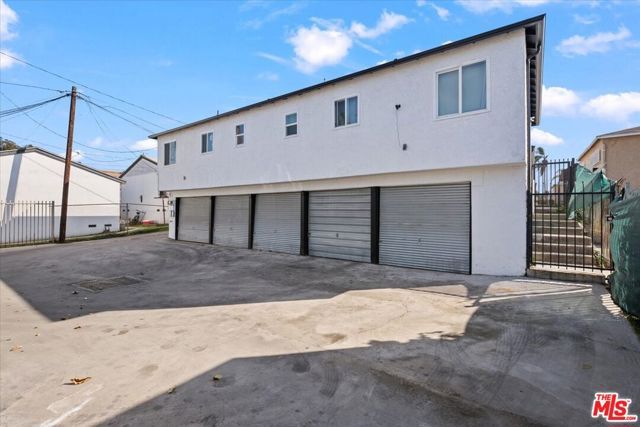 1525 W 105th Street, Los Angeles, CA 90047