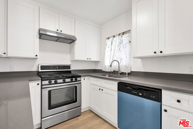 1525 W 105th Street, Los Angeles, CA 90047