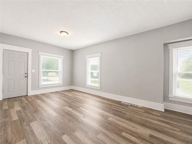4546 S Benton Avenue, Kansas City, MO 64130