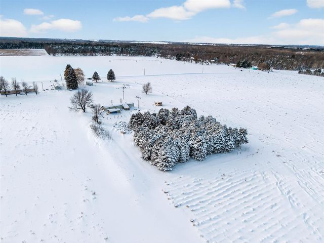 4202 N 120th Avenue, Hart, MI 49420