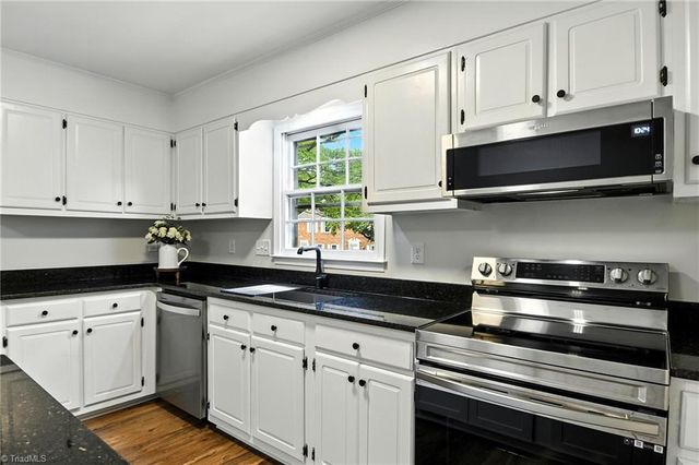 3969 Valley Court A, Winston-salem, NC 27106