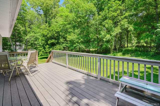 17 Regent Drive, Hopewell Junction, NY 12533