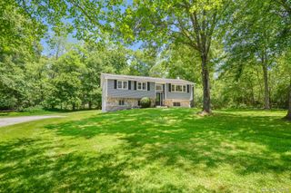 17 Regent Drive, Hopewell Junction, NY 12533