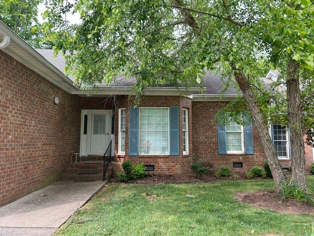 320 E Franklin St Apt 12, Gallatin, TN 37066
