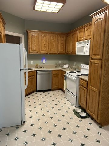 320 E Franklin St Apt 12, Gallatin, TN 37066