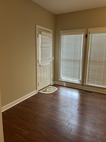 320 E Franklin St Apt 12, Gallatin, TN 37066
