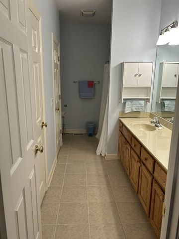 320 E Franklin St Apt 12, Gallatin, TN 37066