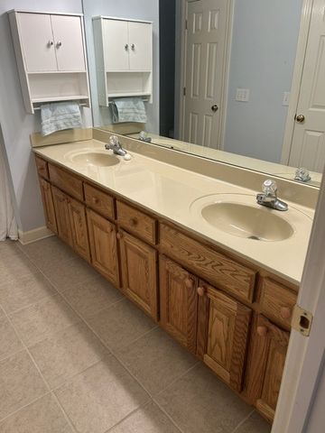 320 E Franklin St Apt 12, Gallatin, TN 37066