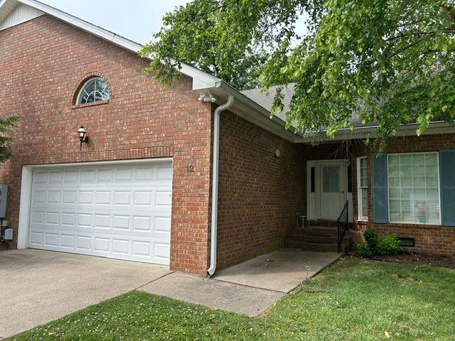 320 E Franklin St Apt 12, Gallatin, TN 37066