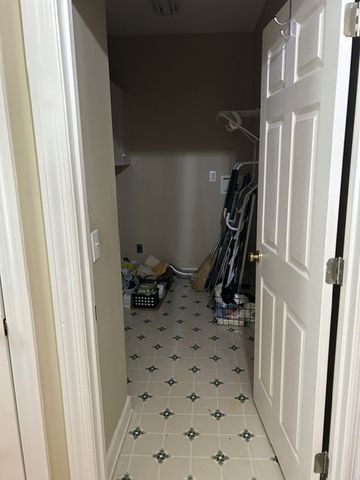 320 E Franklin St Apt 12, Gallatin, TN 37066