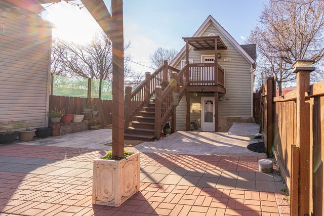 10800 S Buffalo Avenue, Chicago, IL 60617