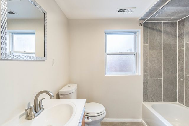 10800 S Buffalo Avenue, Chicago, IL 60617