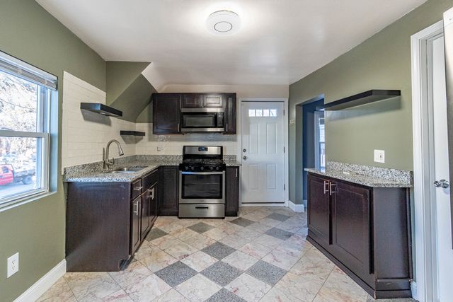 10800 S Buffalo Avenue, Chicago, IL 60617