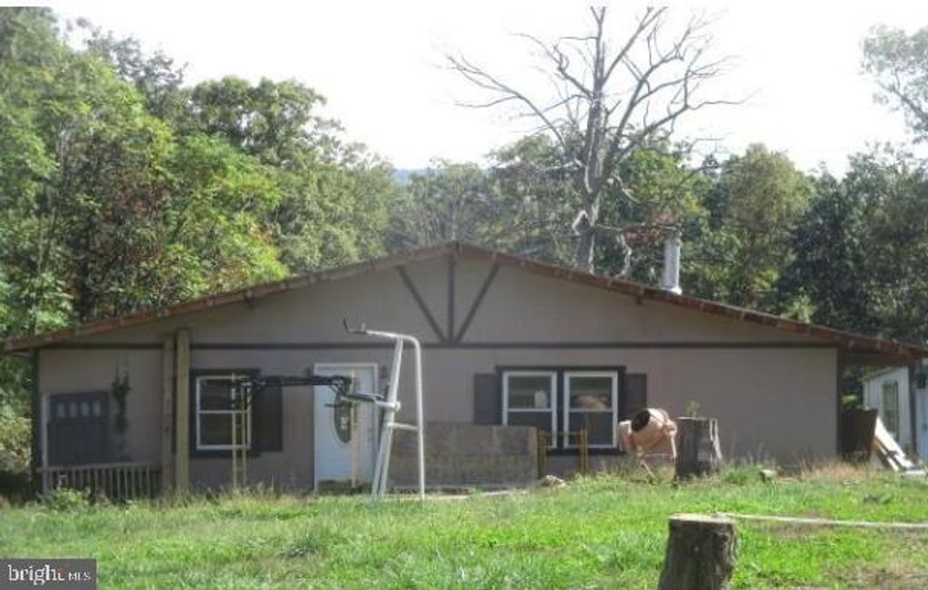 Image 1 of property listing at 704 WESTERN LN, Front Royal, VA 22630