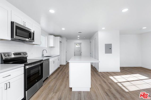498 E 52nd Street, Long Beach, CA 90805