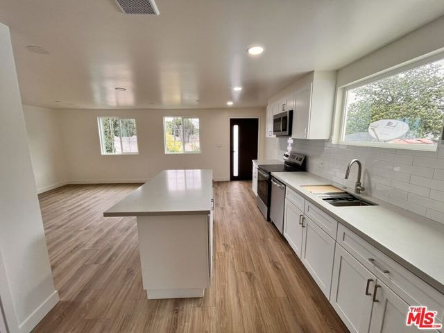498 E 52nd Street, Long Beach, CA 90805