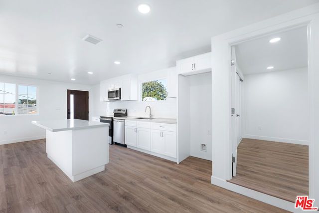 498 E 52nd Street, Long Beach, CA 90805
