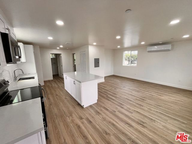 498 E 52nd Street, Long Beach, CA 90805