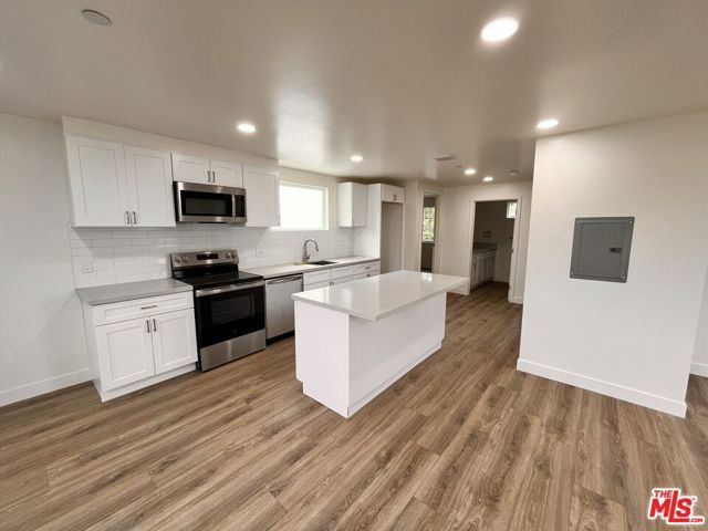 498 E 52nd Street, Long Beach, CA 90805