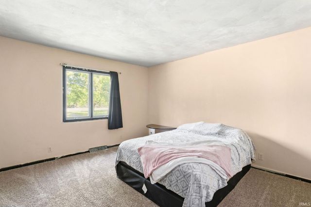 30508 County Road 22, Elkhart, IN 46517