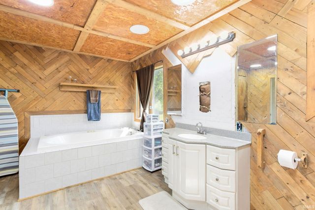 30508 County Road 22, Elkhart, IN 46517