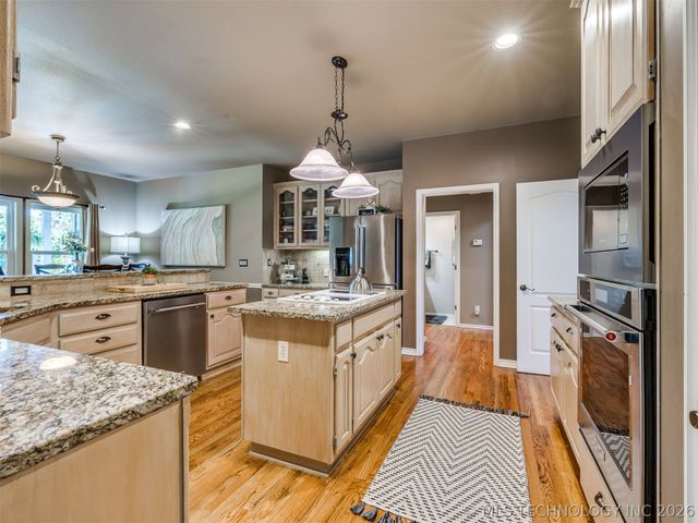 8335 S 70th East Avenue E, Tulsa, OK 74133
