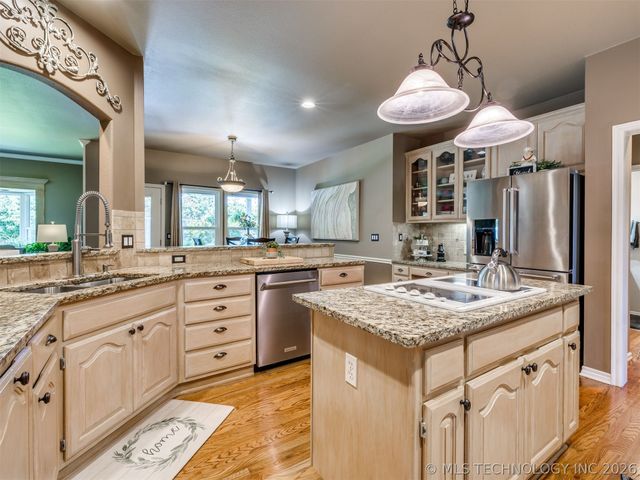 8335 S 70th East Avenue E, Tulsa, OK 74133