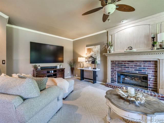 8335 S 70th East Avenue E, Tulsa, OK 74133