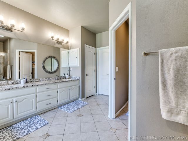 8335 S 70th East Avenue E, Tulsa, OK 74133