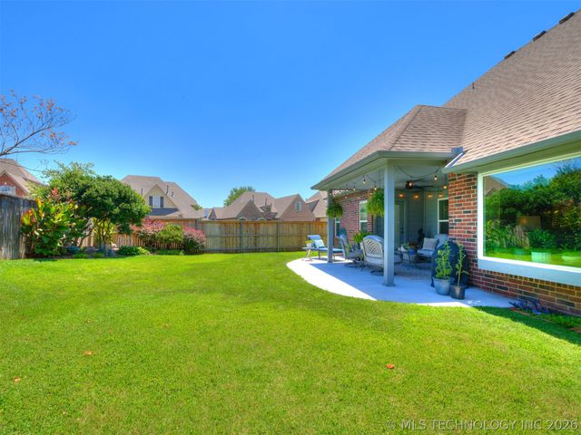8335 S 70th East Avenue E, Tulsa, OK 74133