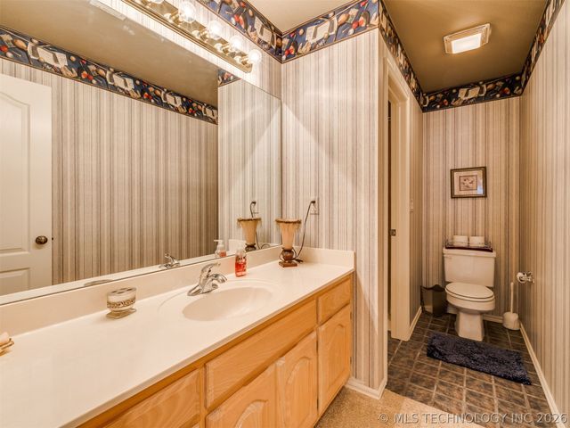 8335 S 70th East Avenue E, Tulsa, OK 74133