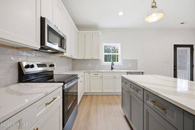 525 Barnes Landing Drive, Four Oaks, NC 27524