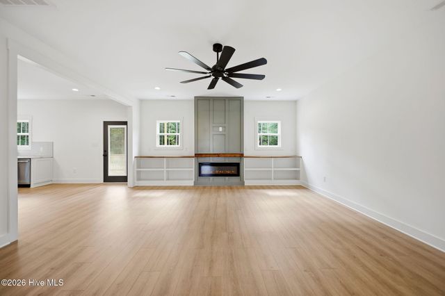 525 Barnes Landing Drive, Four Oaks, NC 27524