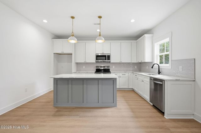525 Barnes Landing Drive, Four Oaks, NC 27524