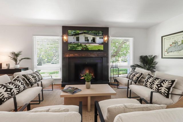 663 S Lakeshore DRIVE, Fontana, WI 53125