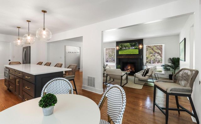 663 S Lakeshore DRIVE, Fontana, WI 53125