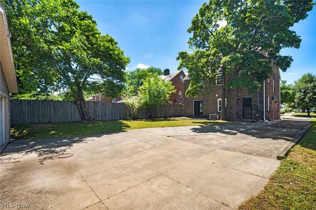 16809 Scottsdale Boulevard, Shaker Heights, OH 44120