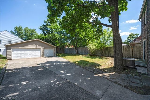 16809 Scottsdale Boulevard, Shaker Heights, OH 44120